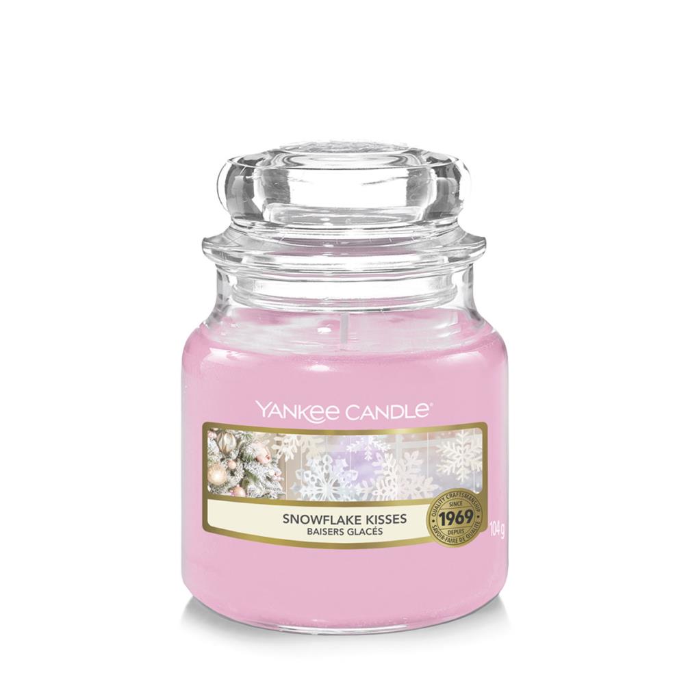 Yankee Candle Snowflake Kisses Small Jar £5.99